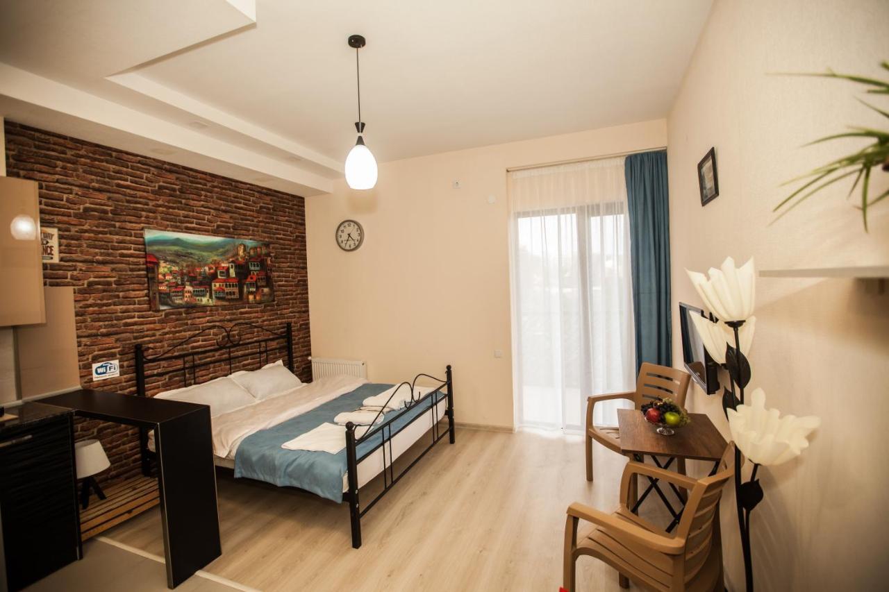Anri'S Apartments Studio Тбилиси Екстериор снимка